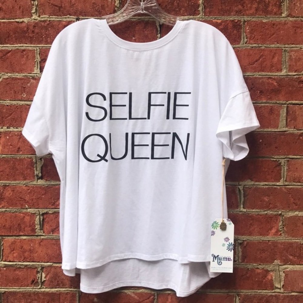 Show Me Your Mumu Selfie Queen White Lounge Tee